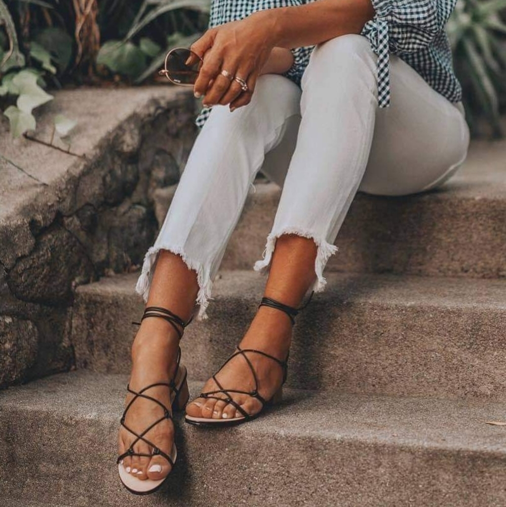 Pour La Victoire Jules Strappy Sandal | Black Leather | Size 9